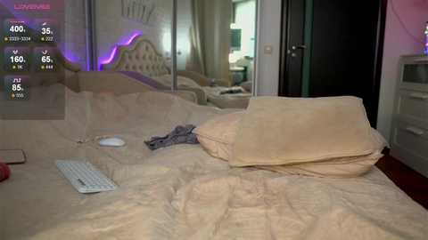 Media: oh_julie Chaturbate 2024-11-24 09:31:00