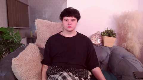 Media: sw33tie_tom Chaturbate 2024-11-24 06:25:00