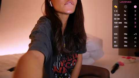 Media: im_milla Chaturbate 2024-11-26 01:16:00