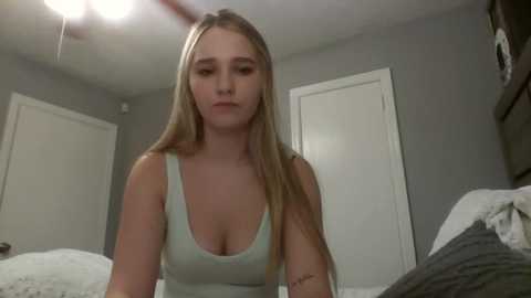 theoliviaclaire @ chaturbate on 20241127