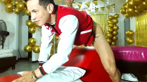 Media: crismens Chaturbate 2024-11-30 06:01:00