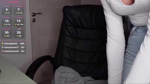 Media: abby_laker Chaturbate 2024-12-01 19:13:00