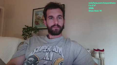 decentlytrey @ chaturbate on 20241201