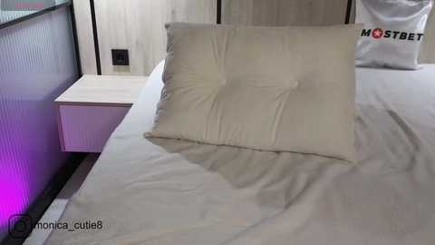 Media: kittyloffe Chaturbate 2024-12-01 14:03:00