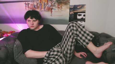 Media: sw33tie_tom Chaturbate 2024-12-01 17:37:00