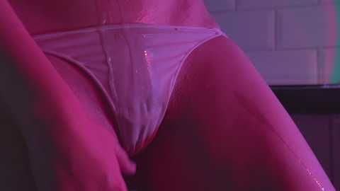 Media: wendy_amber Chaturbate 2024-12-03 20:23:00
