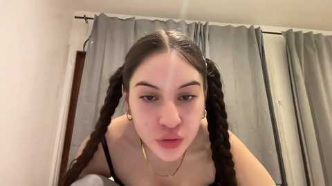 elizabethstrong @ chaturbate on 20241204