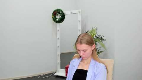 Media: phoebepaw Chaturbate 2024-12-05 16:55:00