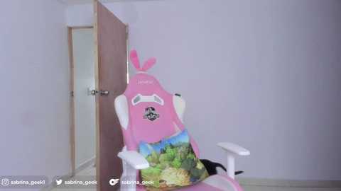 Media: sabrina_geek Chaturbate 2024-12-06 05:11:00