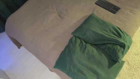Media: twixsex Chaturbate 2024-12-06 05:20:00