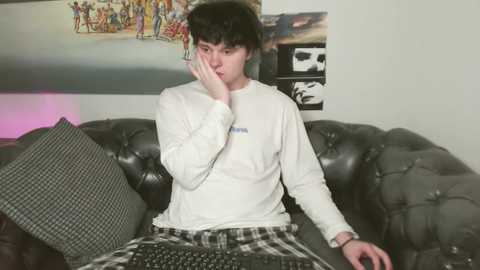Media: sw33tie_tom Chaturbate 2024-12-08 04:13:00