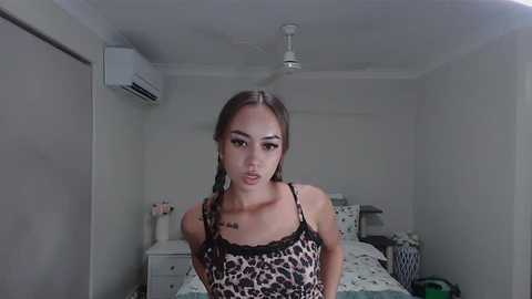 auramonroe @ chaturbate on 20241209