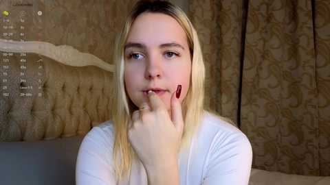Media: beverly_hillls Chaturbate 2024-12-09 14:07:00