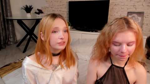 blonde_lotos @ chaturbate on 20241210