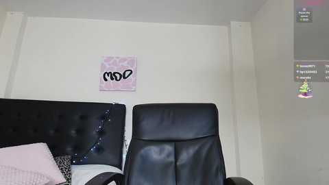 Media: amabella_w Chaturbate 2024-12-11 00:55:00