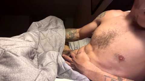 Media: thickcockblacklightskin Chaturbate 2024-12-11 07:43:00