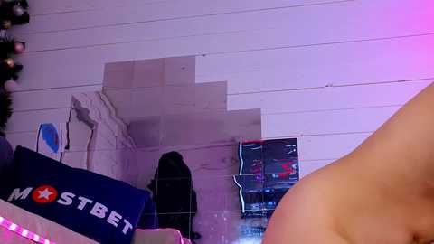 Media: misss_viki Chaturbate 2024-12-12 21:50:00