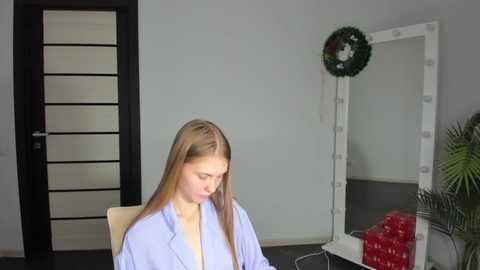 Media: phoebepaw Chaturbate 2024-12-12 14:26:00