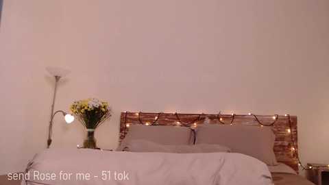 Media: yourlovelykat Chaturbate 2024-12-13 02:08:00