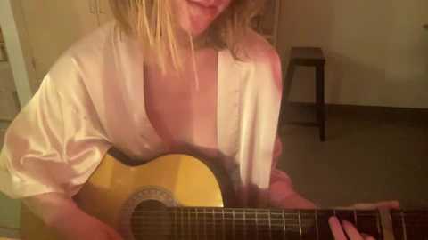 Media: elfmaiden444 Chaturbate 2024-12-14 21:37:00
