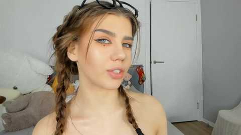 jenie_fire @ chaturbate on 20241215