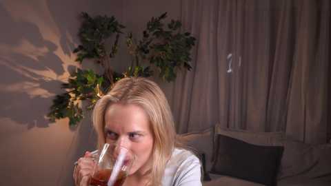 Media: elswythalgood Chaturbate 2024-12-16 16:10:00