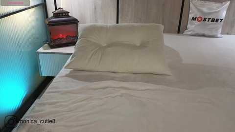 Media: kittyloffe Chaturbate 2024-12-20 05:42:00