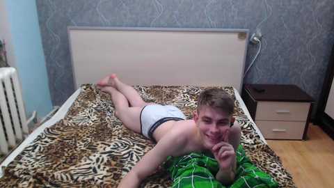 cute_oliver @ chaturbate on 20241228