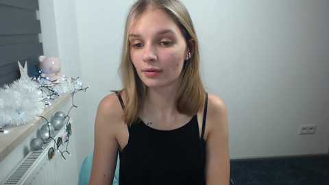 vivien_slender @ chaturbate on 20241228