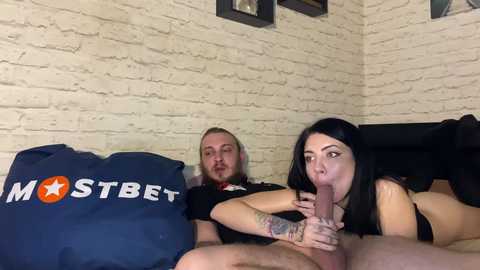Media: hotcoupleee2020 Chaturbate 2024-12-29 14:12:00