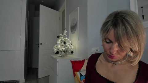 valeriehughs @ chaturbate on 20241229