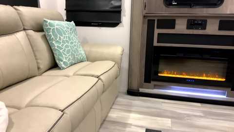 baingram1 @ chaturbate on 20250101