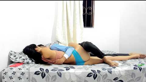 carlyandsanti25 @ chaturbate on 20250102