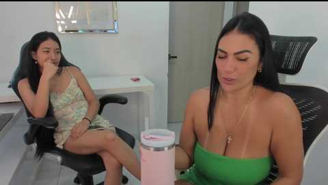 emillybrowm @ chaturbate on 20250107