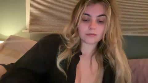 lovelyluna99 @ chaturbate on 20250112