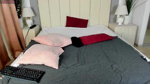 archiehall @ chaturbate on 20250115