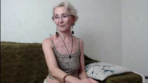 agatha_moore_ @ chaturbate on 20250120