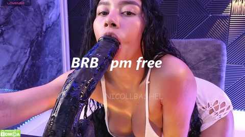 Media: nicollbashel Chaturbate 2025-01-22 15:07:00