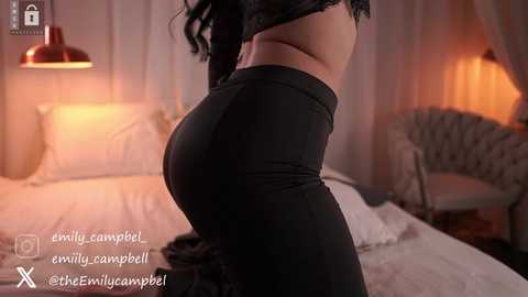 Media: emiilycampbell Chaturbate 2025-01-24 04:05:00
