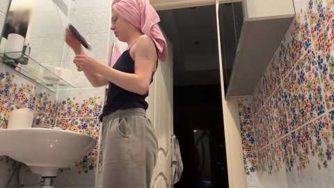 Media: holydori Chaturbate 2025-01-28 08:52:00