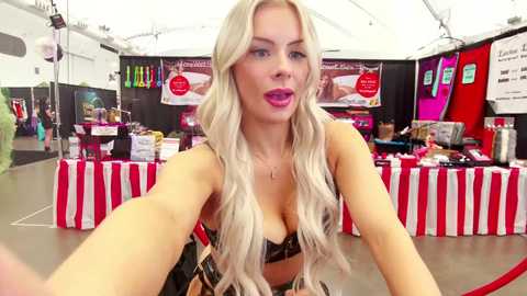 oliviaowens @ chaturbate on 20250201