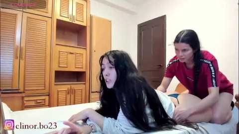 elinor_bo @ chaturbate on 20250203