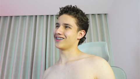 theohawke_ @ chaturbate on 20250216