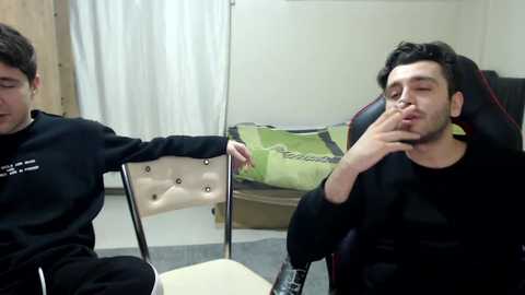 2handsomeman @ chaturbate on 20250217