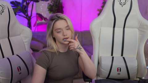 Media: anabel054 Chaturbate 2025-02-19 00:43:00