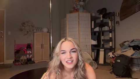 iris_world @ chaturbate on 20250222