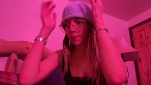 Media: oliviahansleyy Chaturbate 2025-02-25 09:38:00
