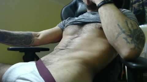 marioslim @ chaturbate on 20250226
