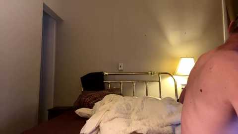 boredw3thous3wif3 @ chaturbate on 20250228