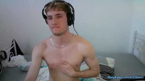 hotguy_228041 @ chaturbate on 20250302